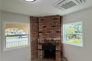 543 E 3rd St, Azusa, CA 91702 - Photo 3