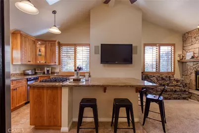 771 Tulip Drive, Green Valley Lake, CA 92341 - Photo 7