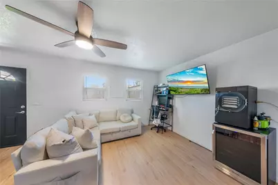 914 W Cambridge Avenue, Fresno, CA 93705 - Photo 25