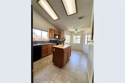 27423 Nottingham, Hemet, CA 92544 - Photo 5