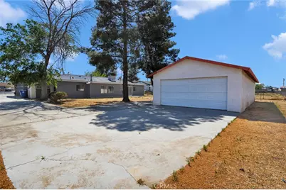 15970 Lindero, Victorville, CA 92395 - Photo 39