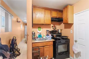 11907 Orchard Ave, Los Angeles, CA 90044 - Photo 23