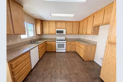 11401 Villa, Adelanto, CA 92301 - Photo 9