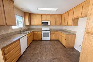 11401 Villa, Adelanto, CA 92301 - Photo 9