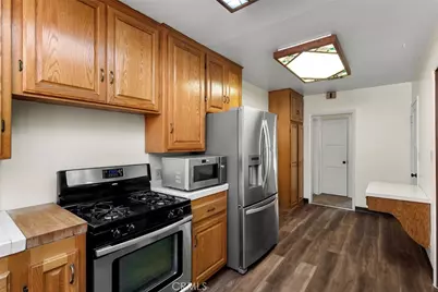 697 N 8th Avenue, Upland, CA 91786 - Photo 7