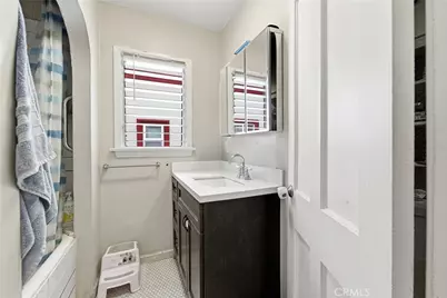 9231 Hunt Avenue, South Gate, CA 90280 - Photo 15