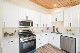 11498 Shahaptain, Hesperia, CA 92345 - Photo 9