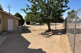 15686 Little Beaver, Victorville, CA 92395 - Photo 9