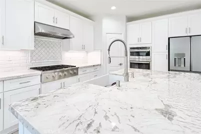 27617 Bottle Brush Way, Murrieta, CA 92562 - Photo 9