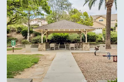 27617 Bottle Brush Way, Murrieta, CA 92562 - Photo 43