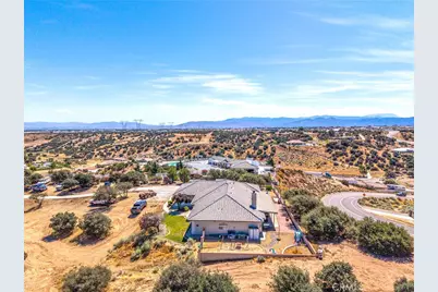 10505 Canyon, Oak Hills, CA 92344 - Photo 47