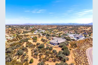 10505 Canyon, Oak Hills, CA 92344 - Photo 57