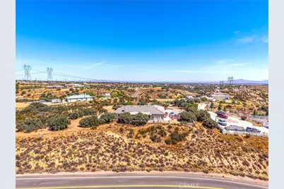 10505 Canyon, Oak Hills, CA 92344 - Photo 49