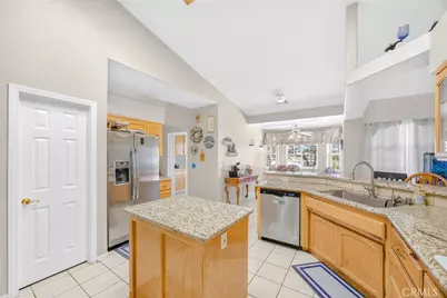 10505 Canyon, Oak Hills, CA 92344 - Photo 15