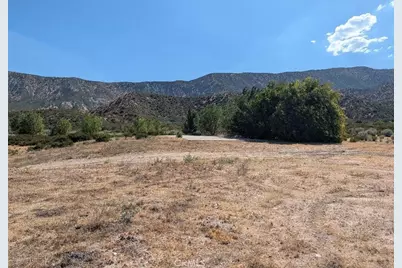 6263 Dusty, Phelan, CA 92371 - Photo 9