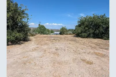 6263 Dusty, Phelan, CA 92371 - Photo 11