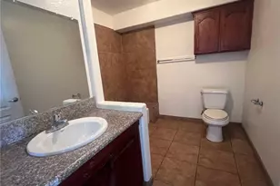 460 Oswell St, Bakersfield, CA 93307 - Photo 9