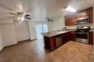 460 Oswell St, Bakersfield, CA 93307 - Photo 3