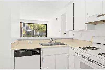 10530 Lakeside Drive #G, Garden Grove, CA 92840 - Photo 9