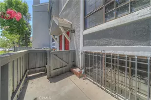 18100 Burbank, Tarzana, CA 91356 - Photo 7