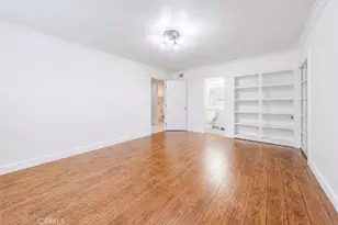 18100 Burbank, Tarzana, CA 91356 - Photo 21