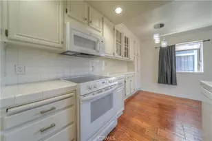 18100 Burbank, Tarzana, CA 91356 - Photo 27