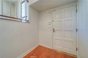 18100 Burbank, Tarzana, CA 91356 - Photo 9