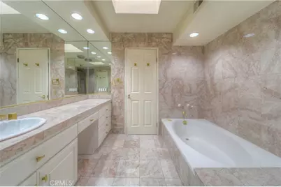 18100 Burbank #14, Tarzana, CA 91356 - Photo 57