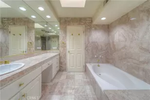 18100 Burbank, Tarzana, CA 91356 - Photo 57