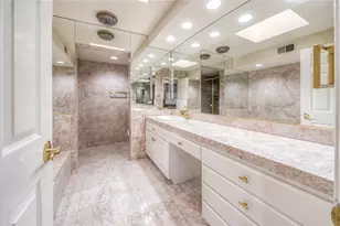 18100 Burbank, Tarzana, CA 91356 - Photo 29