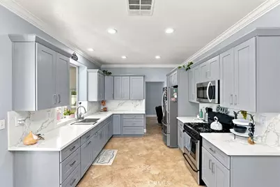 14993 Oak Spring, Fontana, CA 92336 - Photo 23
