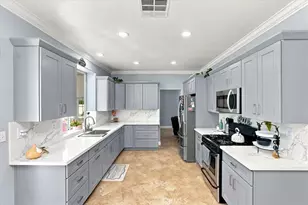 14993 Oak Spring, Fontana, CA 92336 - Photo 23