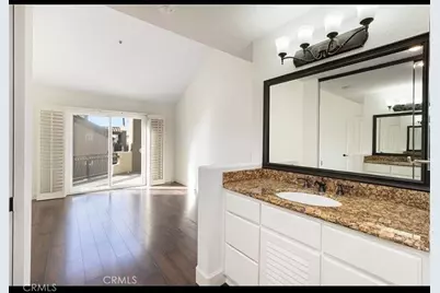 430 Lake Street #304, Huntington Beach, CA 92648 - Photo 7
