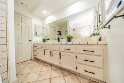 13786 Crow, Apple Valley, CA 92307 - Photo 37