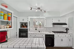 16429 Avalon Ave, Victorville, CA 92395 - Photo 21