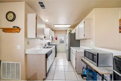 17956 Kendall Circle, Adelanto, CA 92301 - Photo 13