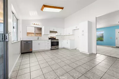15940 Mesa Dr, Fontana, CA 92336 - Photo 19