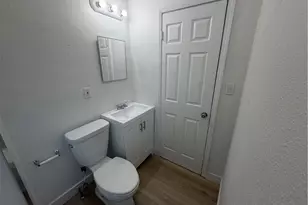 712 E 82nd, Los Angeles, CA 90001 - Photo 11