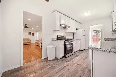 1050 W Olive Street, Corona, CA 92882 - Photo 11