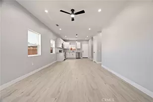 1050 W Olive St, Corona, CA 92882 - Photo 19