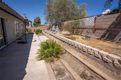 12825 Bermuda Dunes, Victorville, CA 92395 - Photo 27