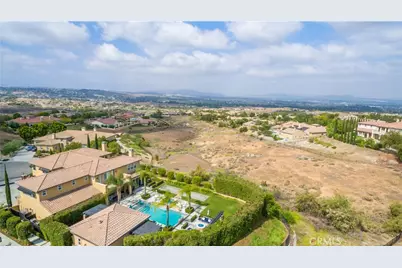 455 Wrightwood Court, Riverside, CA 92506 - Photo 19