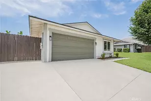 27888 Rainbow Ln, Highland, CA 92346 - Photo 3
