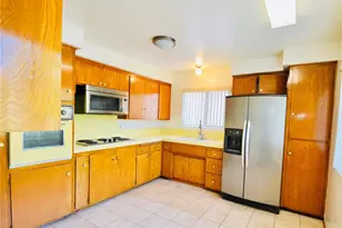 1755 N Berendo, Los Angeles, CA 90027 - Photo 15