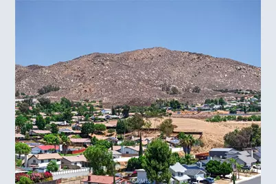 24515 Skyrock Drive, Moreno Valley, CA 92557 - Photo 47