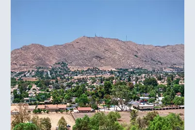 24515 Skyrock Drive, Moreno Valley, CA 92557 - Photo 45