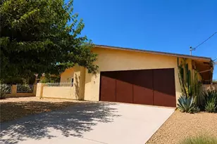 16326 Molino Dr, Victorville, CA 92395 - Photo 5