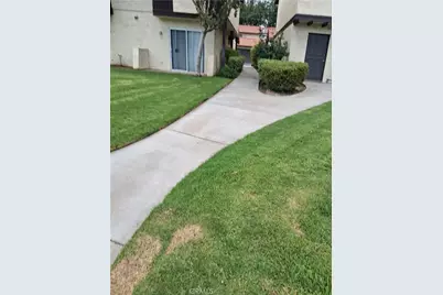 1077 S Santo Antonio Drive #4, Colton, CA 92324 - Photo 3
