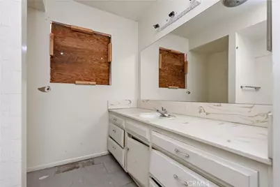 692 S Carmalita, Hemet, CA 92543 - Photo 23