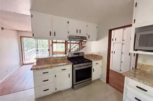 22360 Briarwood, Crestline, CA 92325 - Photo 11
